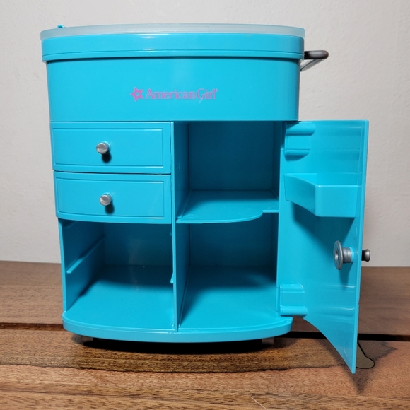 American Girl Truly blue hairstyling caddy missing a few things - Picture 2 of 10